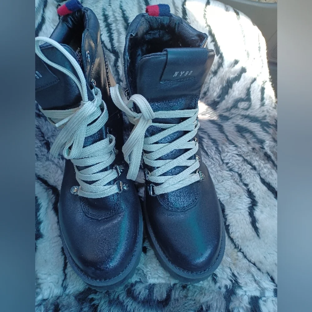 STEVE MADDEN WOMEN LEATHER ANKLE BOOTS - Picture 2 of 12